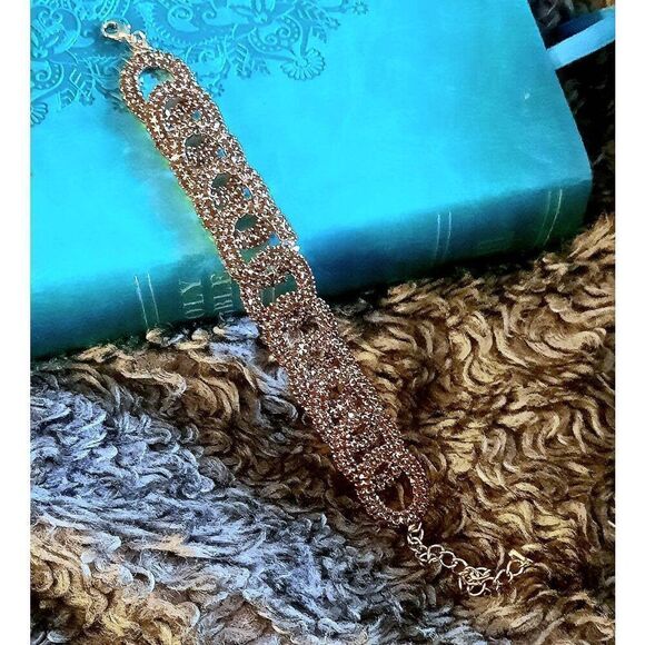 Ladies Elegant Bracelet - Style C - Picture 9 of 9